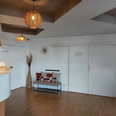 Cit'hotel L'europe - Gare Отель Шоле