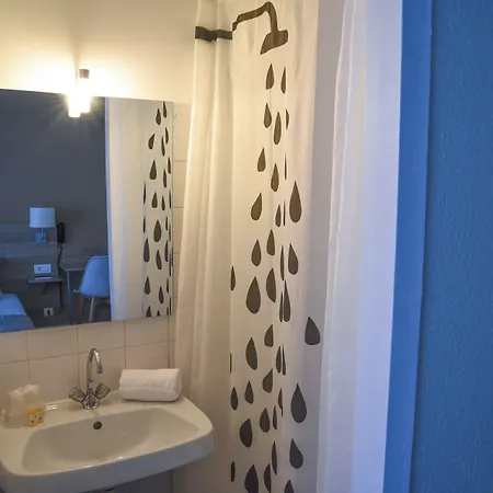 Cit'hotel L'europe - Gare Отель Шоле