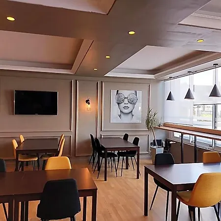 Hotel Cit'hotel L'europe - Gare Cholet