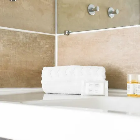 Отель Cit'hotel L'europe - Gare Шоле