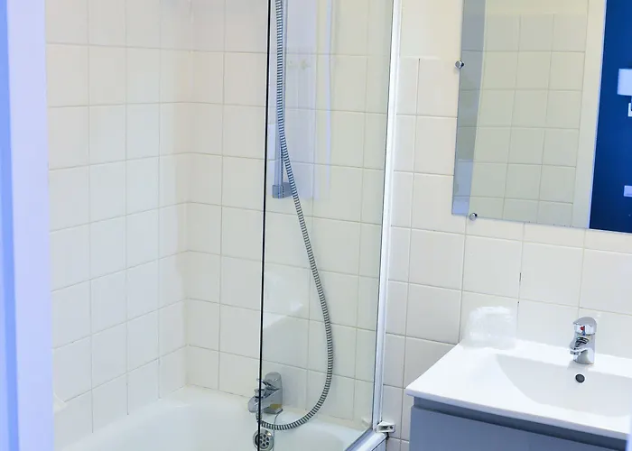 Hotell Cit'hotel L'europe - Gare 2*