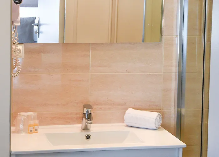 Cit'Hotel L'Europe - Cholet Gare Hotel 2*